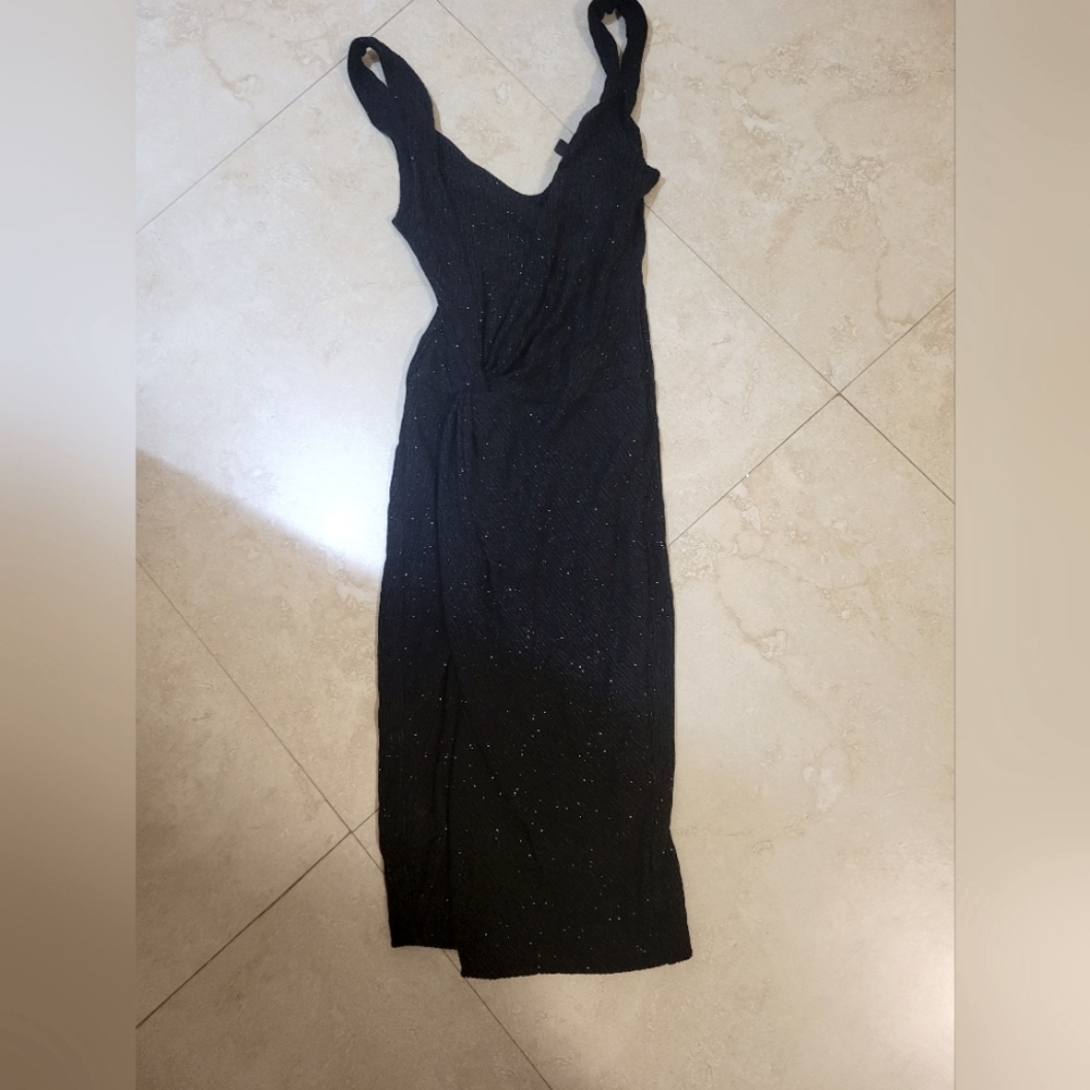 Guess by MarcianoCold shoulder metallic smoke gown. Size 4 Worn once.